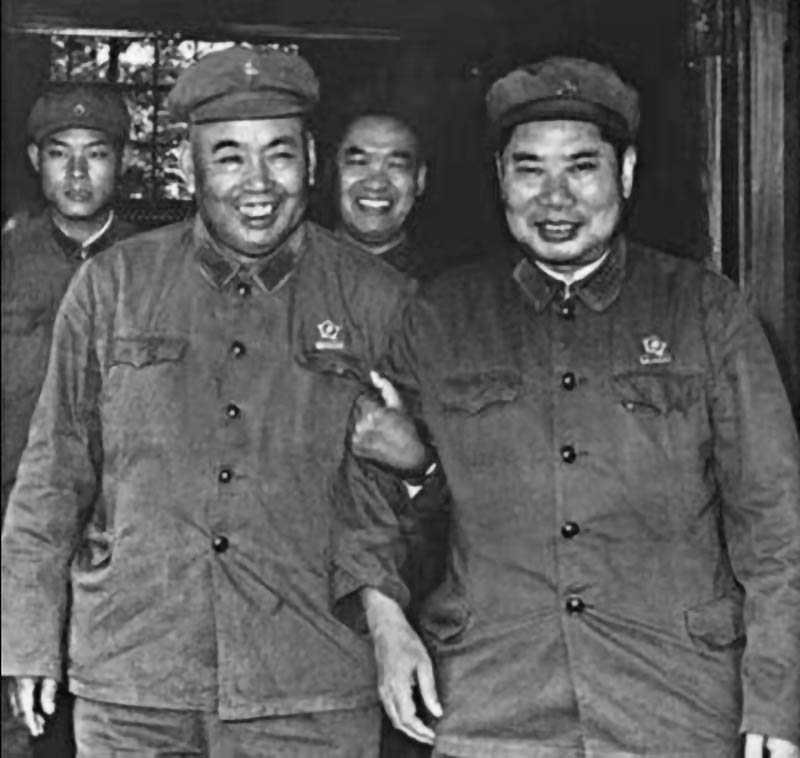 1.許世友與楊得志.jpg